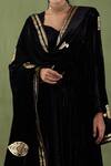 Buy_Abbaran_Black Silk Velvet Foil Print Shawl_Online_at_Aza_Fashions