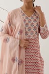 Abbaran_Pink Print Geometric Motifs V Neck Straight Kurta Set  _at_Aza_Fashions