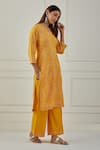 Buy_Musal_Yellow 100% Cotton Printed Bandhani V Neck Peeliya Kurta Pant Set _Online_at_Aza_Fashions