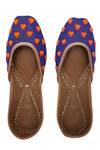 Shop_5Elements_Blue Heart-motif-bead-embroidered-juttis_at_Aza_Fashions