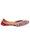 Buy_Vareli Bafna_Red Floral Motif Cutdana And Pearl Embroidered Juttis _Online_at_Aza_Fashions
