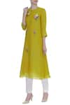 Buy_Desert Shine by Sulochana Jangir_Yellow Round Bird Motif Hand Embroidered Tunic _at_Aza_Fashions