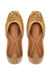 Buy_Shilpsutra_Gold Mirro-sequin-embroidered-juttis_at_Aza_Fashions
