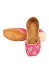 Buy_Coral Haze_Pink Printed-embroidered-juttis_Online_at_Aza_Fashions