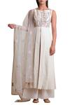 Buy Sue Mue Off White Tulle, Linen Dupatta Dori, Kurta, Resham Thread Embroidery Bateau Set at Aza Fashions Buy_Sue Mue_Off White Tulle, Linen Dupatta Dori, Kurta, Resham Thread Embroidery Bateau Set _at_Aza_Fashions