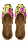 Buy_House of Vian_Multi Color Audrey Hepburn Print Juttis_at_Aza_Fashions