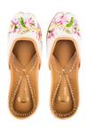 Buy_Shilpsutra_Off White Embroidered Silk Juttis_at_Aza_Fashions