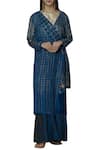 Buy_Urvashi Kaur_Blue Kota Silk V-shaped Neckline Checkered Jacket Kurta _at_Aza_Fashions