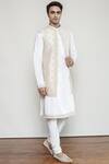 Buy_Arjuun Kilachand_Off White Raw Silk Embroidered Jacket _at_Aza_Fashions
