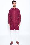 Buy_Arjuun Kilachand_Maroon Cotton Silk Embroidered Jacket With Kurta _at_Aza_Fashions