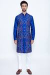 Buy_Arjuun Kilachand_Blue Silk Embroidered Kurta _at_Aza_Fashions
