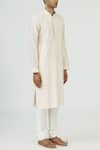 Vanshik_Off White Chanderi Silk Kurta Set _Online_at_Aza_Fashions