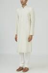 Vanshik_Off White Chanderi Silk Kurta Set _Online_at_Aza_Fashions