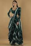 Buy_Vedika M_Green U Neck Pre-draped Printed Saree With Blouse _at_Aza_Fashions