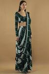 Vedika M_Green U Neck Pre-draped Printed Saree With Blouse _Online_at_Aza_Fashions