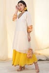 Buy_Nikasha_White Gauze, Jamdani V Neck Printed Kurta Set _Online_at_Aza_Fashions