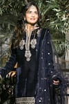 Shop_Reynu Taandon_Blue Velvet Notched Embroidered Kurta Set _at_Aza_Fashions