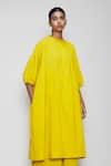 Buy_MATI_Yellow Cotton Mandarin Collar Oversized Tunic _at_Aza_Fashions