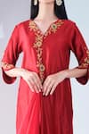 Asha Gautam_Red Chanderi Silk Embroidery V Neck Kurta Set  _at_Aza_Fashions