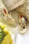 Buy_Essemm_Gold Kolhapuri Flats _at_Aza_Fashions
