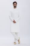 Buy_Aham-Vayam_White Cotton Embroidered Chikankari Kurta Set _at_Aza_Fashions