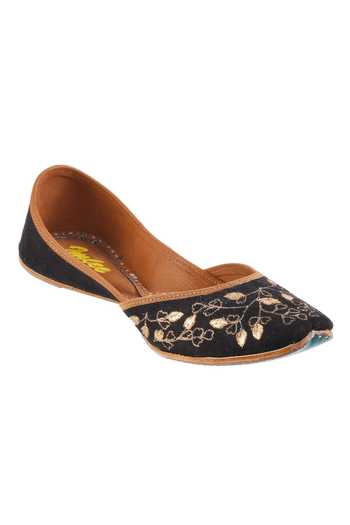 Imlee Jaipur_Black Embroidered Leaf Zari Juttis _Online_at_Aza_Fashions