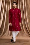 Buy_Aham-Vayam_Red Silk Mirrorwork Kurta Set _at_Aza_Fashions