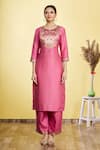 Buy_Samyukta Singhania_Pink Cotton Blend Woven Floral Round Neck Kurta Set_Online_at_Aza_Fashions