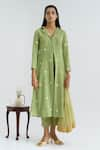 Buy_The Right Cut_Green Handloom Cotton Embroidered Appliqued Floral Motifs Kurta And Pant Set _at_Aza_Fashions