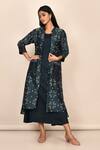 Buy_Samyukta Singhania_Grey Cotton Silk Printed Geometric Mandarin Collar Jacket And Kurta Set_at_Aza_Fashions