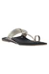 Buy_Sko_Black Tasselled Kolhapuri Sandals _at_Aza_Fashions