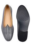 Sko_Grey Plain Almond Toe Leather Mojaris _Online_at_Aza_Fashions
