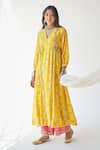 Shop_Rajiramniq_Yellow Cotton Silk Printed Shell V Neck Puff Sleeve Kurta Set For Women_at_Aza_Fashions