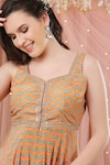 Aayushi Maniar_Peach Crepe Silk Embroidered Zardozi Work Jewel Chevron Print Kurta Gharara Set _at_Aza_Fashions