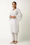 Buy_Roze_White 100% Cotton Embroidery Thread Notched Firosa Floral Kurta _at_Aza_Fashions