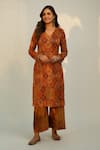 Roze_Orange Velvet Printed Floral V Neck Shiza Kurta And Palazzo Set _Online_at_Aza_Fashions