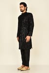 Samyukta Singhania_Black Cotton Silk Embroidered Floral Sherwani Set _Online_at_Aza_Fashions