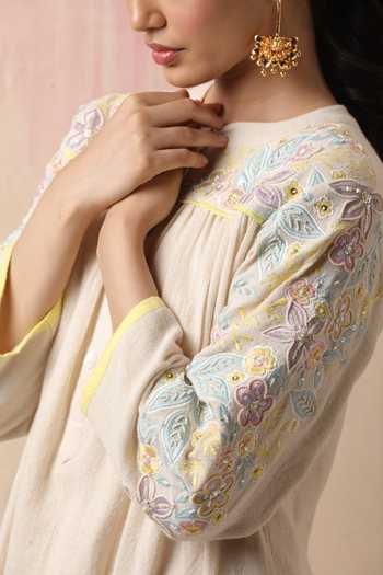 Leela By A_White Jute , Mulmul Floral, Embroidered Sleeve Kurta And Pant Set _at_Aza_Fashions