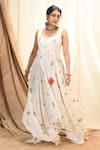 Shop_Aaryaa By Kashveen Kohli_White Kurta And Cape Silk Print & Embroidery Bandhani Floral With _Online_at_Aza_Fashions