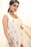 Aaryaa By Kashveen Kohli_White Kurta And Cape Silk Print & Embroidery Bandhani Floral With _at_Aza_Fashions