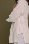 Reistor_White Hemp Solid V Neck Front Box Pleated Top  _at_Aza_Fashions