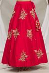 Priti Sahni_Red Floral Scoop Neck Embroidered Lehenga Set _at_Aza_Fashions