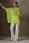 Buy_Namrata Joshipura_Green Textured Georgette Embroidery Thread And Sequin Trellis Kaftan Top _at_Aza_Fashions