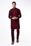 Buy_BUBBER COUTURE_Maroon Jacquard Silk Nayan Mandarin Collar Kurta Set _at_Aza_Fashions