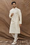 Aham-Vayam Cream Cotton Mughal Jaali Pattern Kurta Set Online at Aza Fashions Aham-Vayam_Cream Cotton Mughal Jaali Pattern Kurta Set _Online_at_Aza_Fashions