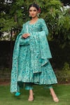 Buy_Pomcha Jaipur_Green Cotton Floral Motifs Square Neck Hand Block Print Anarkali Set _at_Aza_Fashions