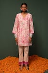 Buy_Chrkha_Pink Kurta Chanderi Silk And Pant Cotton Sequin & Floral Print Scallop & Set _at_Aza_Fashions