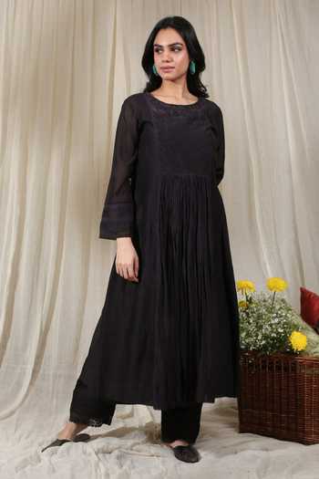 Rhua_Black Embroidered Kurta And Pant Set _Online_at_Aza_Fashions