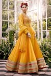 Adi By Aditya Khandelwl_Yellow Silk Embroidery Floral Scallop V Neck Anarkali With Dupatta _Online_at_Aza_Fashions