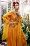 Adi By Aditya Khandelwl_Yellow Silk Embroidery Floral Scallop V Neck Anarkali With Dupatta _at_Aza_Fashions